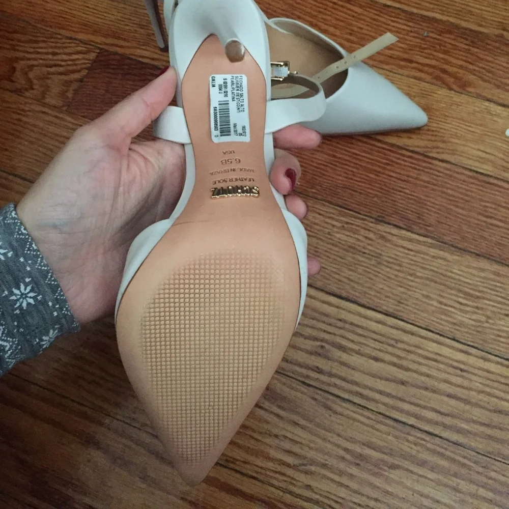 SCHUTZ White Pointed-Toe Sandals - Picture 3 of 6
